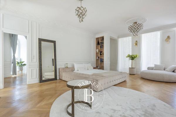 Puteaux, Hôtel particulier 10 Chambres -  400 m² à vendre