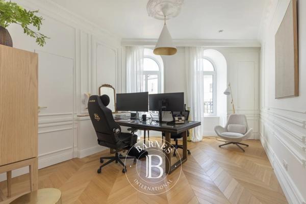 Puteaux, Hôtel particulier 10 Chambres -  400 m² à vendre