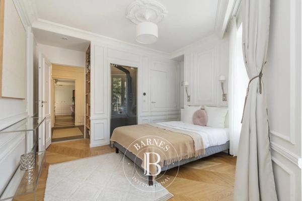 Puteaux, Hôtel particulier 10 Chambres -  400 m² à vendre