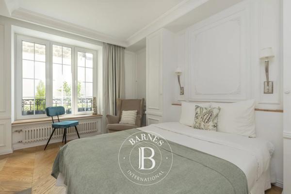 Puteaux, Hôtel particulier 10 Chambres -  400 m² à vendre