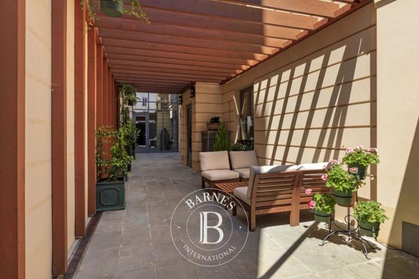 Puteaux, Hôtel particulier 10 Chambres -  400 m² à vendre