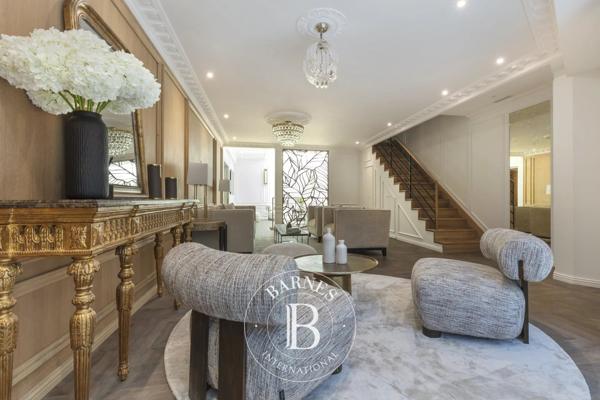 Puteaux, Hôtel particulier 10 Chambres -  400 m² à vendre