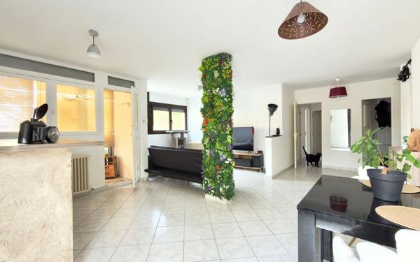 Appartement à vendre    5 pièces • 90 m2 Salon-de-Provence