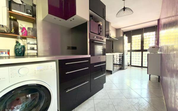 Appartement à vendre    5 pièces • 90 m2 Salon-de-Provence