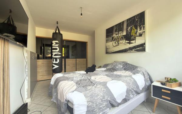 Appartement à vendre    5 pièces • 90 m2 Salon-de-Provence