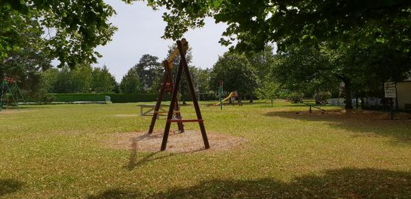 Magnifique domaine de loisirs et camping - Forêt