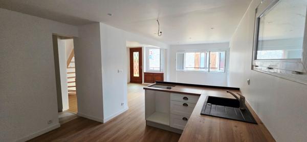 Maison de ville pleine de charme a Etrechy, clef en main.