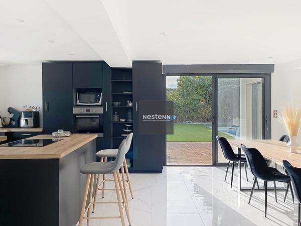 Maison aux grands volumes proche du centre bourg