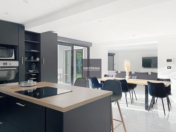 Maison aux grands volumes proche du centre bourg
