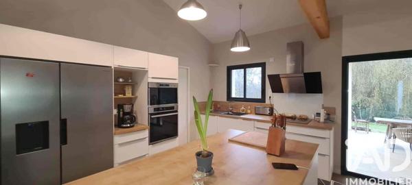 Maison à vendre 4 pièces 150 m² Saint-Sixte