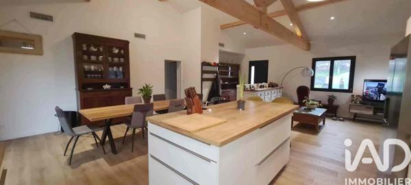 Maison à vendre 4 pièces 150 m² Saint-Sixte