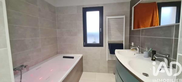 Maison à vendre 4 pièces 150 m² Saint-Sixte