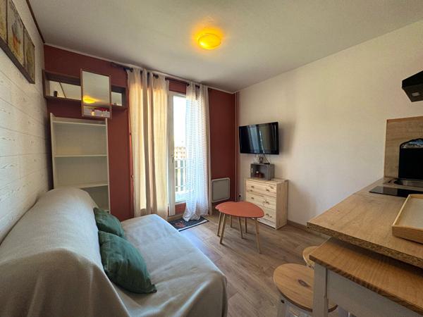 Charmant studio avec balcon dans résidence proche commodités