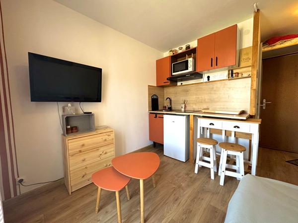 Charmant studio avec balcon dans résidence proche commodités