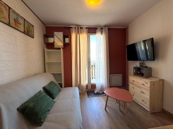 Charmant studio avec balcon dans résidence proche commodités