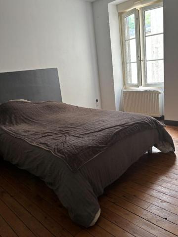 Maison de ville à AMBRIERES-LES-VALLEES