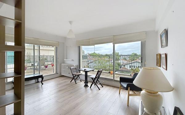 Appartement à vendre    2 pièces • 48 m2 Bayonne