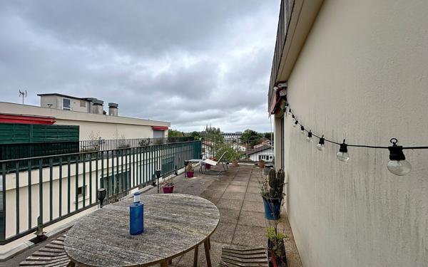 Appartement à vendre    2 pièces • 48 m2 Bayonne