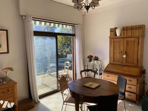 Appartement T2 avec balcon, à rénover.