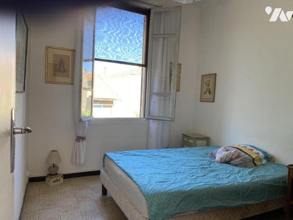 Appartement T2 avec balcon, à rénover.