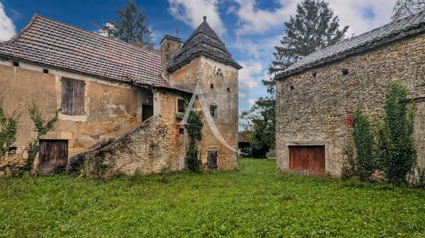 Ancienne ferme en pierre à rénover.