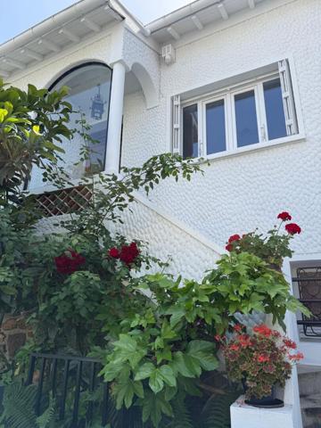 Charentonneau Maisons Alfort -Maison 4 pcs 130 m2 avec climatisation, jardin + Dépendances