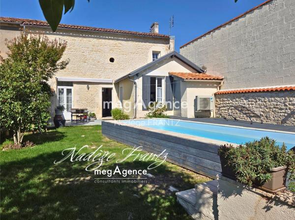 Maison à SAINT-JEAN-D'ANGELY, 17400 - 5 pièces 101m²