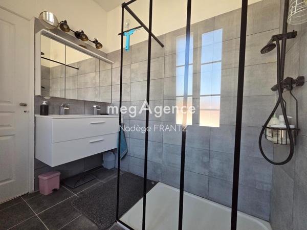 Maison à SAINT-JEAN-D'ANGELY, 17400 - 5 pièces 101m²