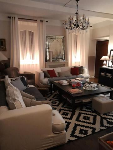 Description de cette maison de 270m² avec piscine