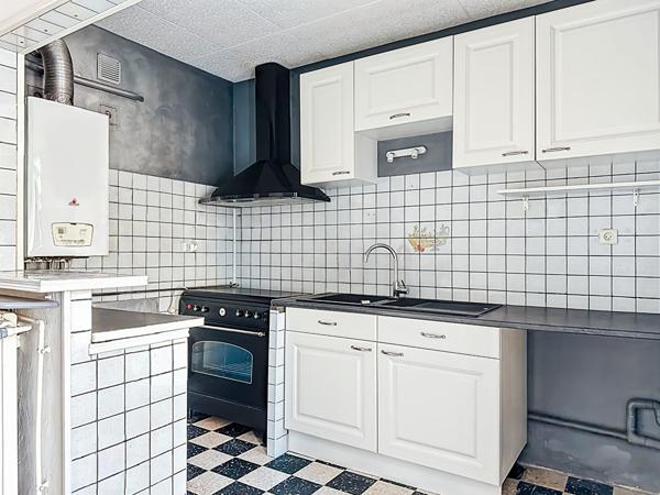 A vendre Marseille 13013 Les Olives spacieux T6 lumineux  Dernier étage Vue dégagée  Garage