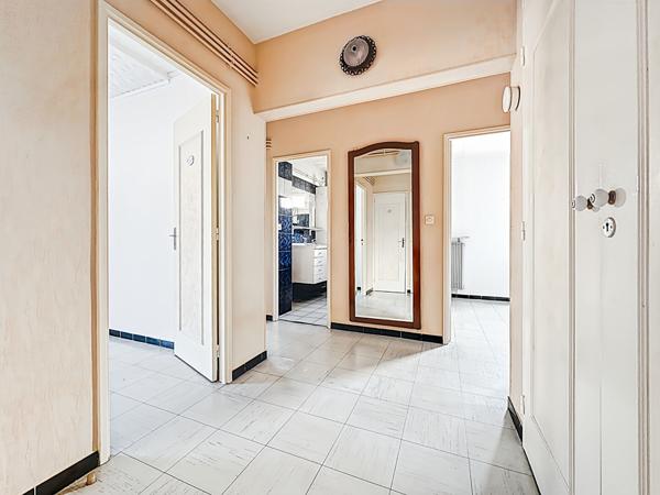 A vendre Marseille 13013 Les Olives spacieux T6 lumineux  Dernier étage Vue dégagée  Garage