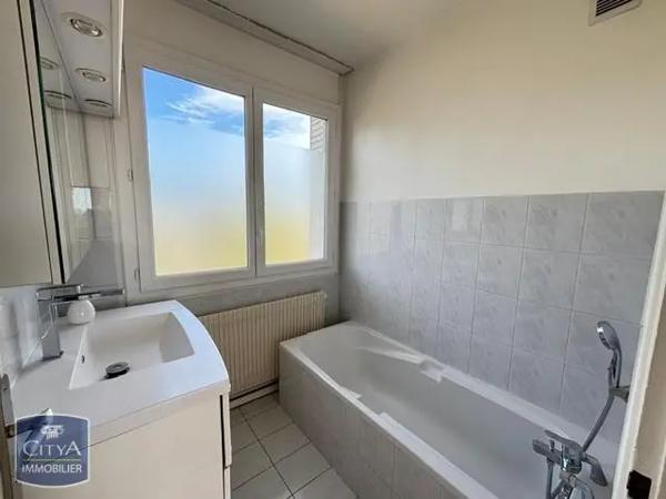 Appartement à louer 3 pièces 56m² Ambilly (74100)
