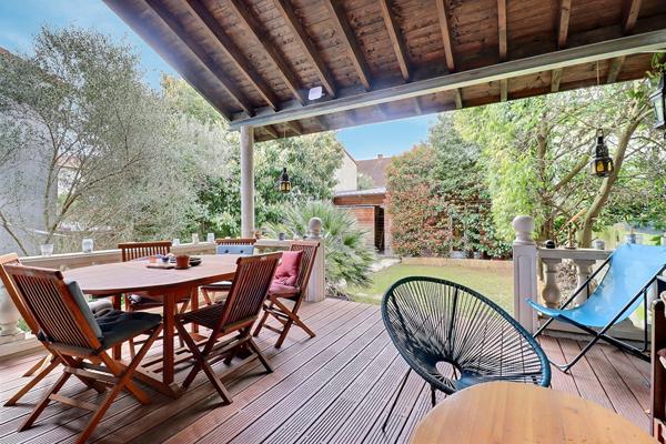 Maison Colombes 6 pièce(s) 140 m2