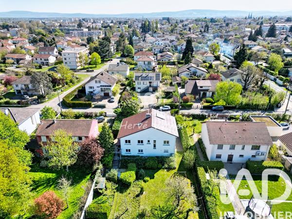 Maison à vendre 8 pièces 200 m² Saint-Denis-lès-Bourg