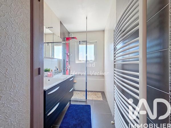 Maison à vendre 8 pièces 200 m² Saint-Denis-lès-Bourg