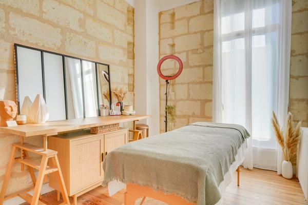 Le Bouscat (33110) Bureau à louer - cour extérieure