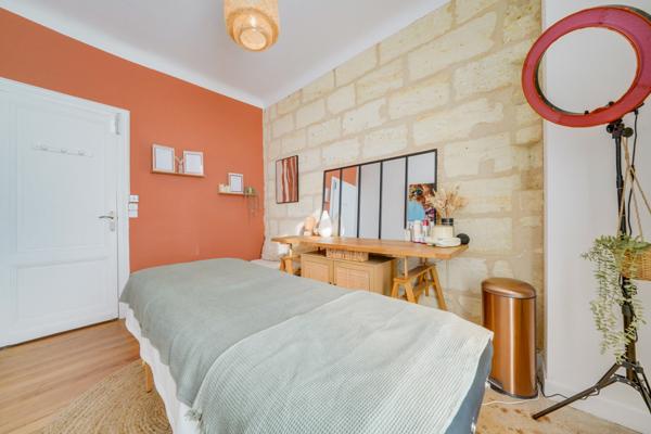 Le Bouscat (33110) Bureau à louer - cour extérieure