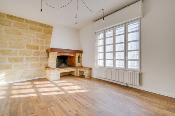 Le Bouscat (33110) Bureau à louer - cour extérieure