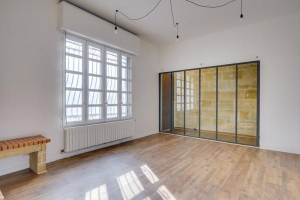 Le Bouscat (33110) Bureau à louer - cour extérieure