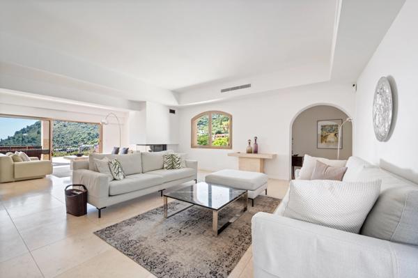 Villa rénovée d’exception avec vue mer aux portes de Monaco