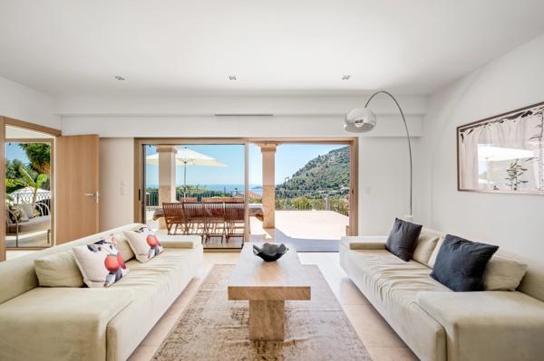 Villa rénovée d’exception avec vue mer aux portes de Monaco