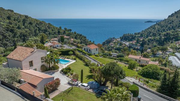 Villa rénovée d’exception avec vue mer aux portes de Monaco