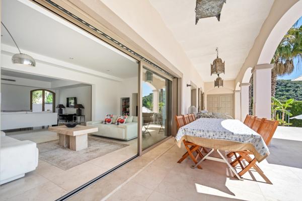 Villa rénovée d’exception avec vue mer aux portes de Monaco