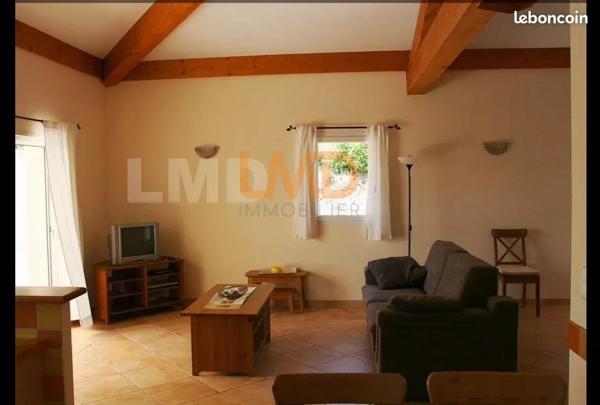 Villa avec gîte sur 5000 m2 de terrain, Piscine. Garage