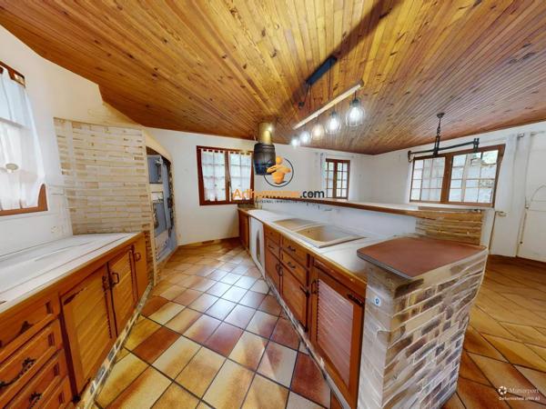 Vente                                                      Maison
                        
                     5 pièces                      125 m2                     à Bénac