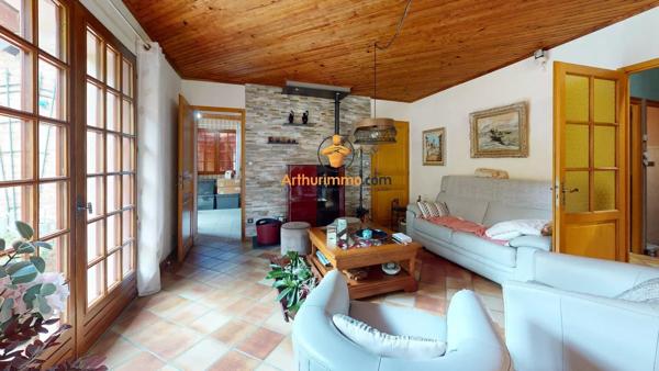 Vente                                                      Maison
                        
                     5 pièces                      125 m2                     à Bénac