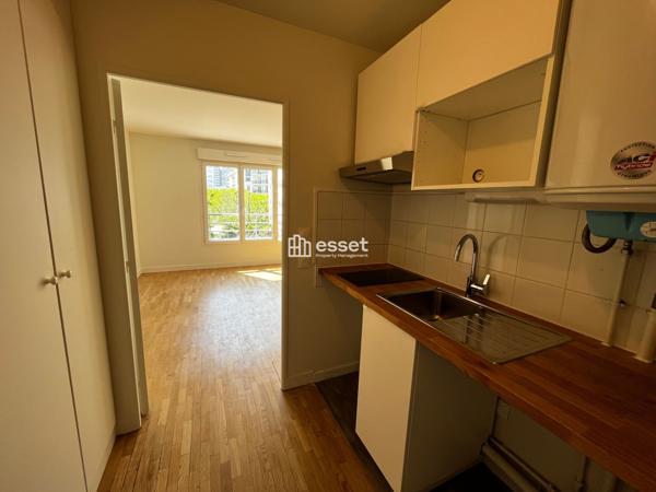 Location Studio 26 m² - Courbevoie 92400
