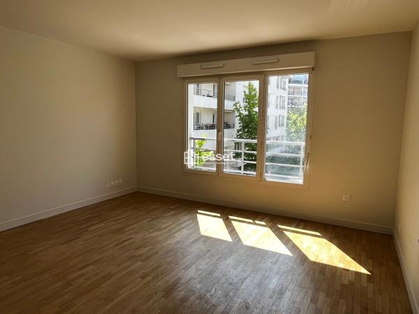 Location Studio 26 m² - Courbevoie 92400