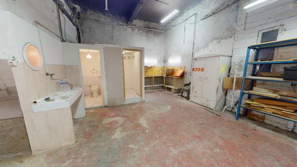 Frontignan (34110) Grand Hangar de stockage - Frontignan centre