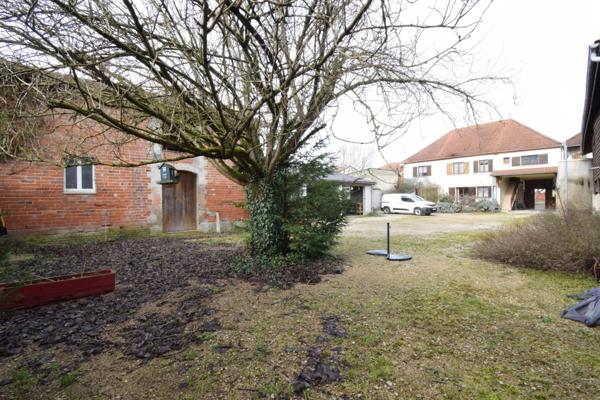 Ensemble immobilier 3 logements - 244m2 Idéal investissement - LOISY SUR MARNE